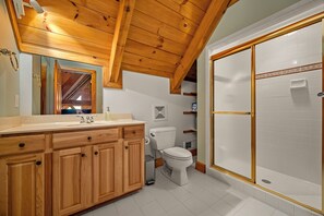 Dusche, Handtücher, Toilettenpapier