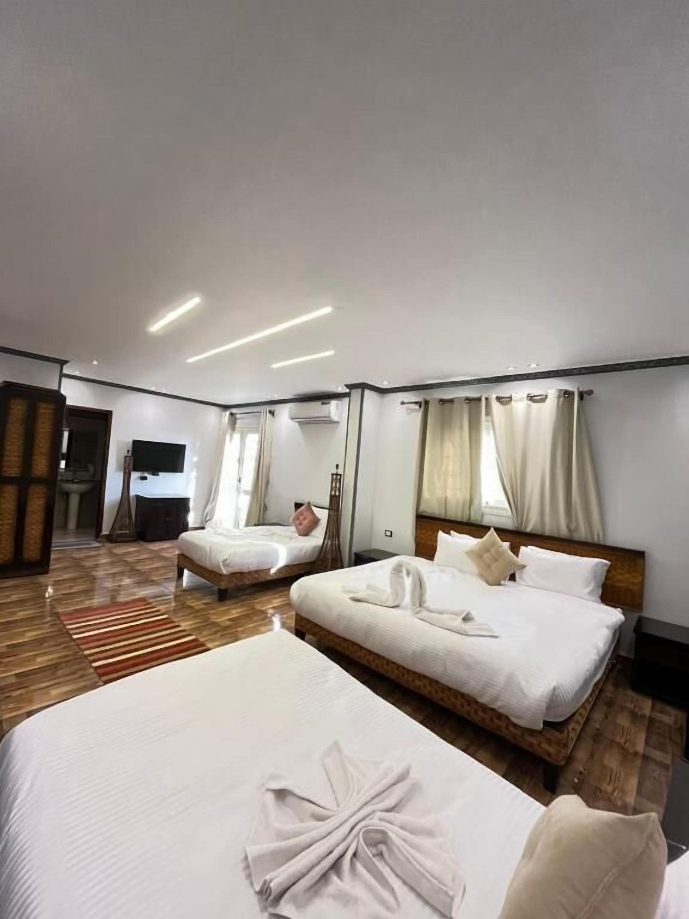 Minibar, bed sheets