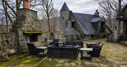 Pet-Friendly Chateau with Hot Tub