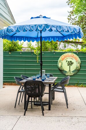 Outdoor dining - Walk To King! (Charleston)