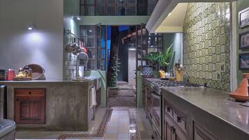 Oven, stovetop