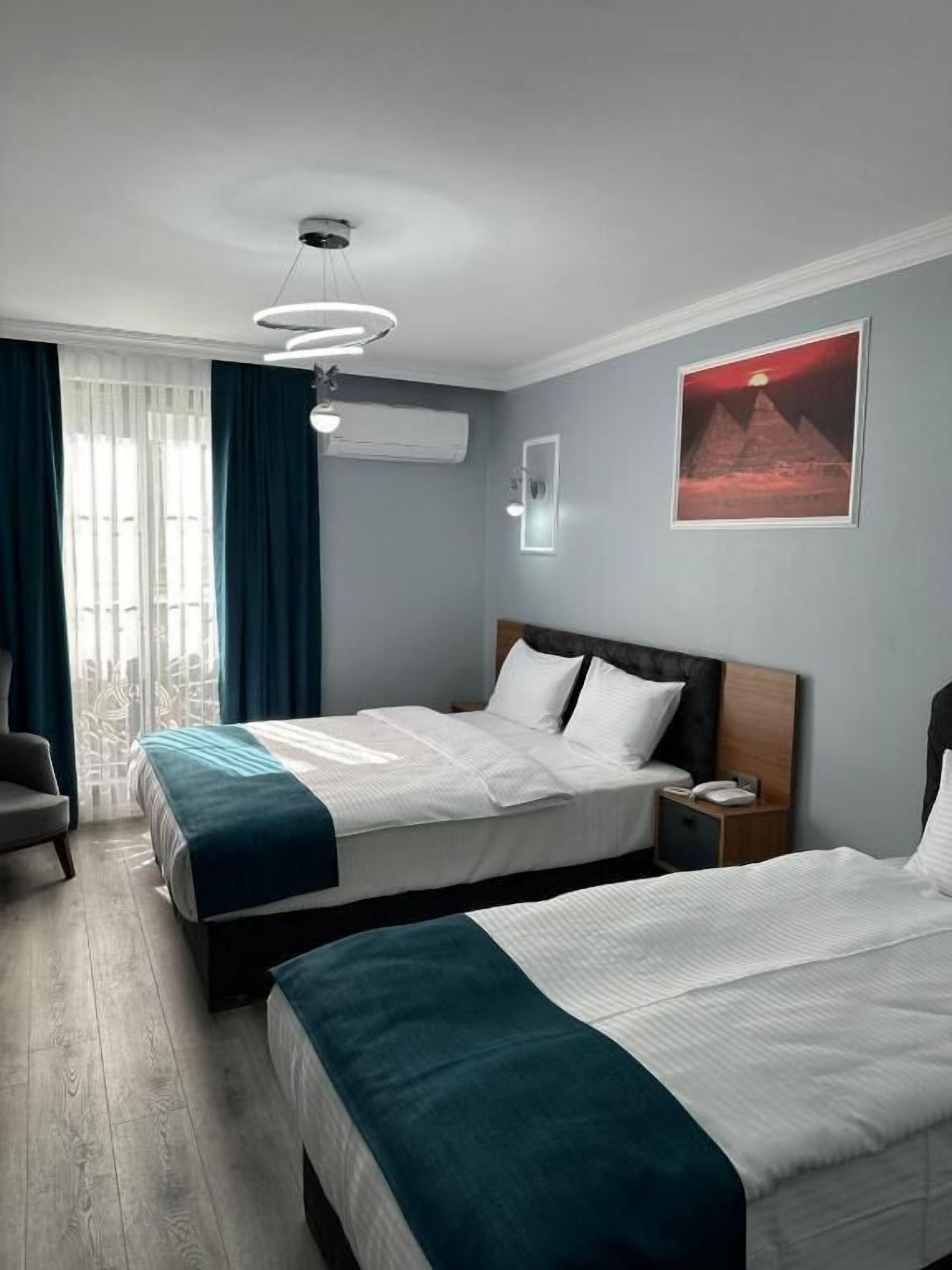 Quarto casal ou duplo superior, sacada, vista para a cidade