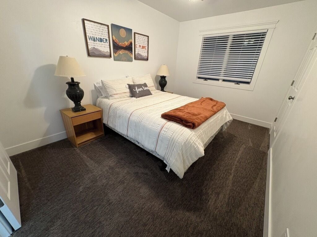 5 bedrooms, WiFi, bed sheets