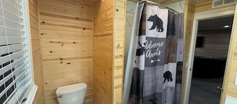 Only 15 min away from Yellowstone- Hidden Haven Lodge