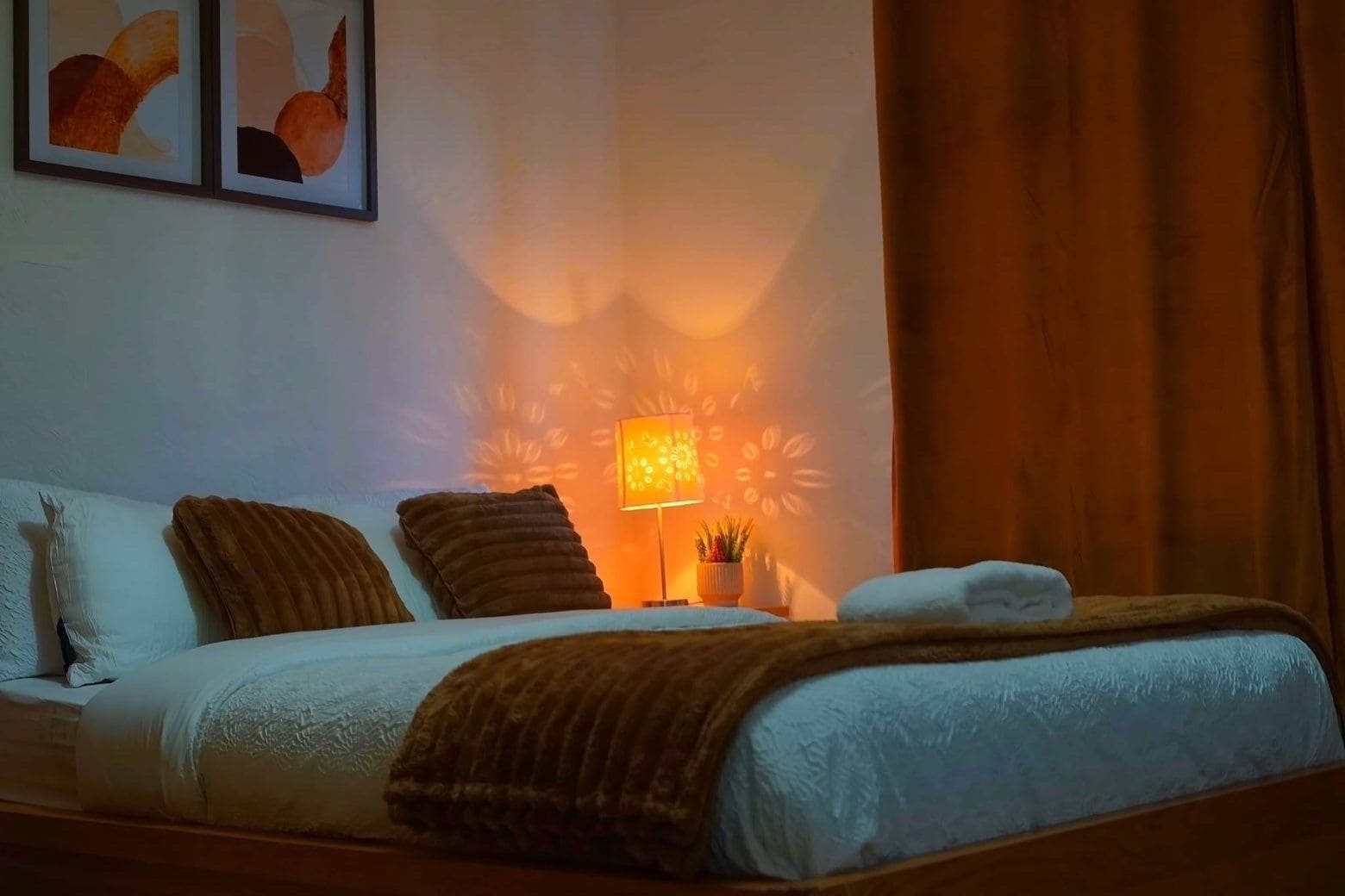 4 bedrooms, iron/ironing board, free WiFi, bed sheets