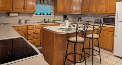 Roomy 3-bedroom house in beautiful Ouachita National Forest near Lake Ouachita
