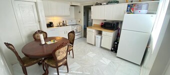3-bedroom farmhouse in gorgeous Mountain Park with AC
