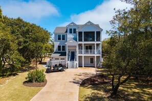 Golf cart available for rent  - Private Pool, Hot Tub & 4 En-Suites · Sleeps 13 (Corolla)