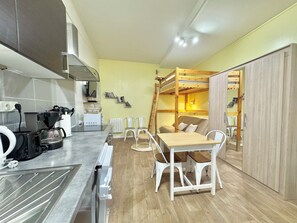 Private kitchen - Vrbo Property (Cauterets)