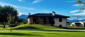 Ekeko House. House surrounded by nature in the heart of Friuli's Magredi