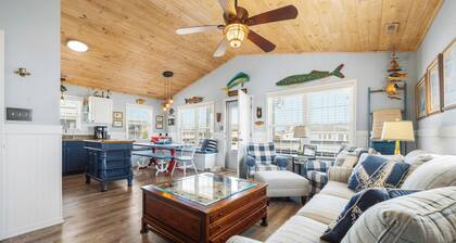 Perfectly located just steps from Avalon Pier