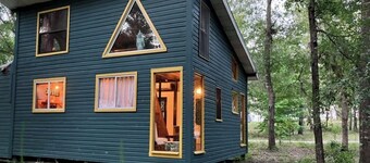 Cozy 1 bedroom with loft cabin in High Springs 7 minutes from Ginnie Springs