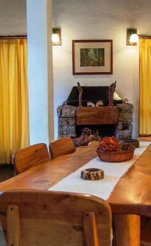 Standard Chalet | Dining - Lelikelen Cabañas del Bosque (Villa La Angostura)