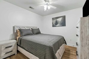 5 chambres, fer et planche à repasser, Wi-Fi, draps fournis