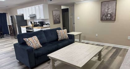 Beautiful Downstairs Apartment