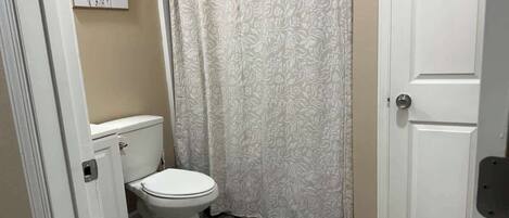 Shower, towels, shampoo