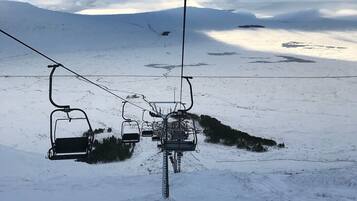Skidåkning och snöaktiviteter