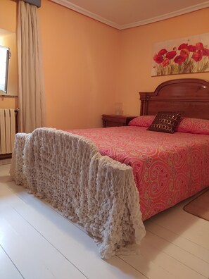 Room - Vrbo Property (San vicente de Toranzo)