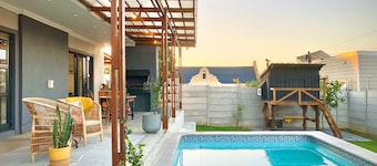 Cape Winelands Mountain View Getaway