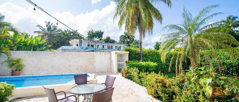House, 2 Bedrooms, Accessible, Smoking | Garden