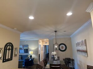 Dining - 3BR Disney Oasis /Sleeps 8 /No Fees (Davenport)