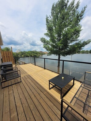Outdoor dining - Lake Nepahwin | Dock+Deck & A/C | Walk Everywhere (Greater Sudbury)