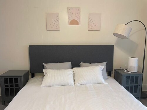 Spacious & Cozy Stay-2 King Beds-Near Downtown & Bakery Square
