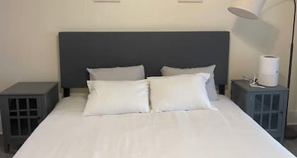 Spacious & Cozy Stay-2 King Beds-Near Downtown & Bakery Square