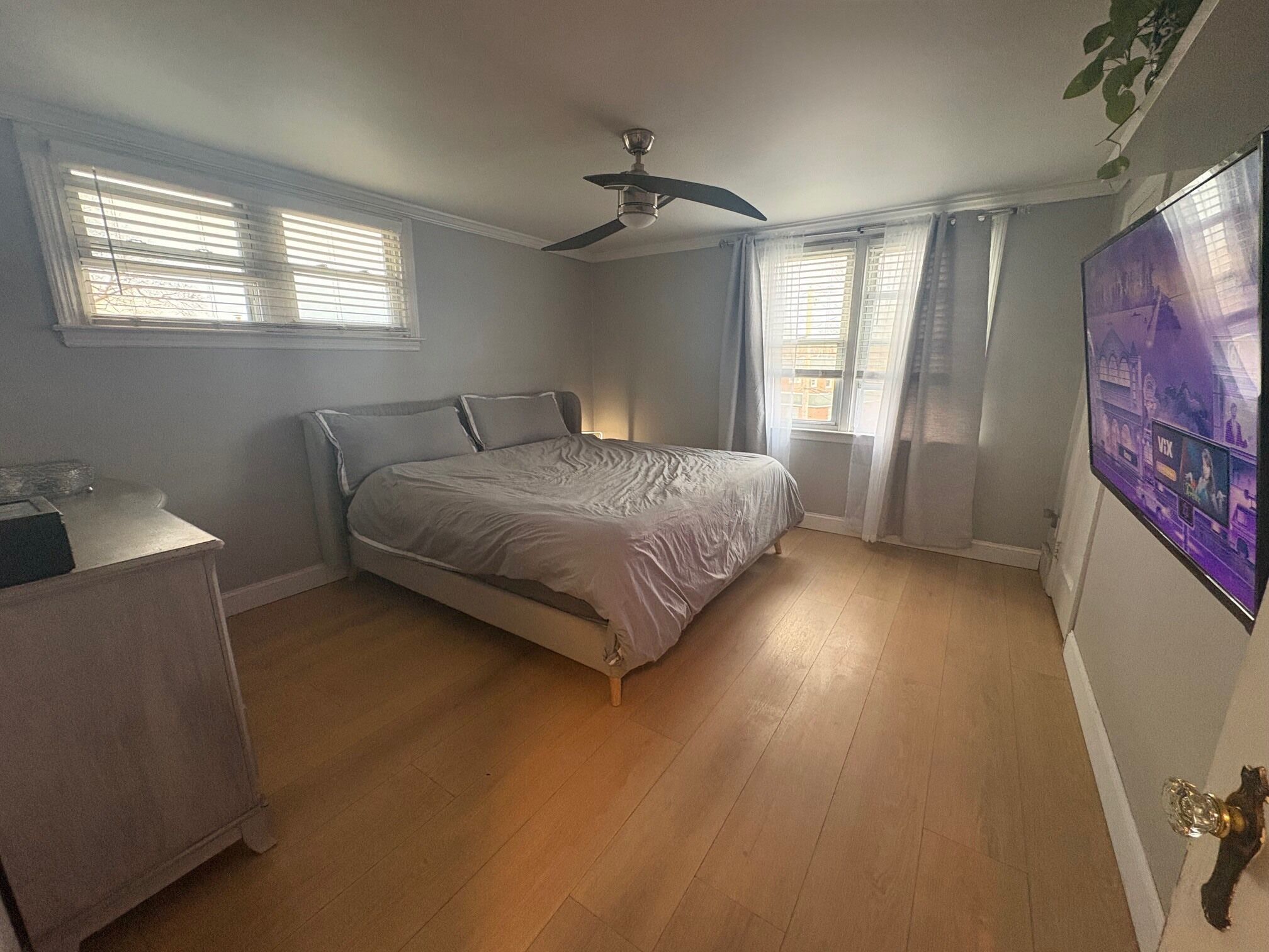 3 chambres, fer et planche à repasser, Wi-Fi, draps fournis