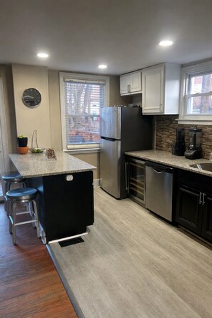 Microwave, oven, stovetop, dishwasher - Serene 3-bedroom townhome in charming Drexel Hill. Ready for FIFA, MLB, PGA (Drexel Hill)