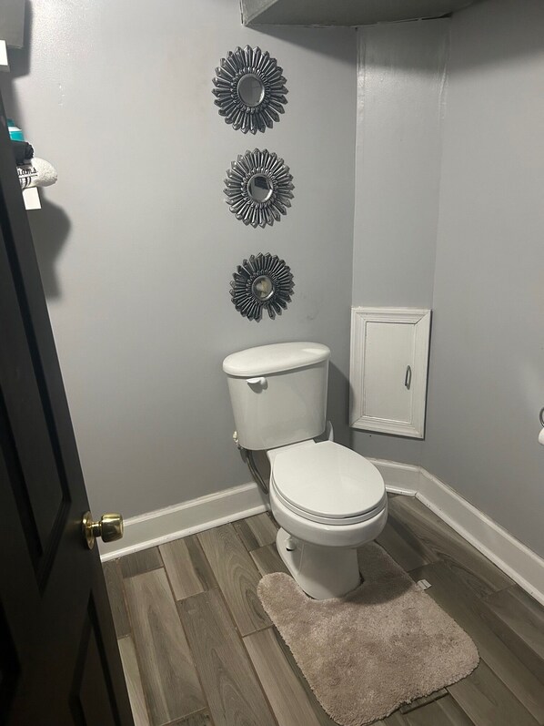 Bathroom - Serene 3-bedroom townhome in charming Drexel Hill. Ready for FIFA, MLB, PGA (Drexel Hill)