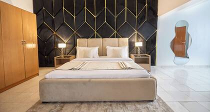 THE CARRINGTON SUITES