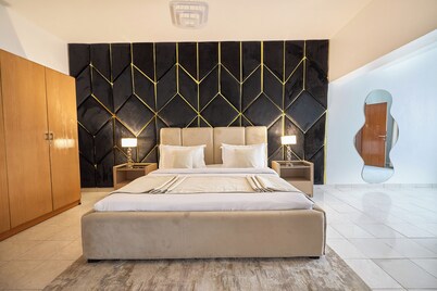 THE CARRINGTON SUITES