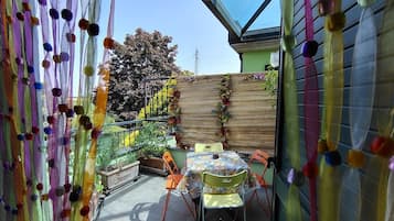 Deluxe-Apartment, 2 Schlafzimmer, Balkon | Speisen im Freien