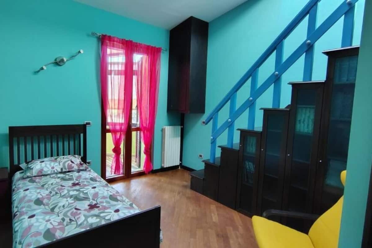 Basic Condo, Courtyard View