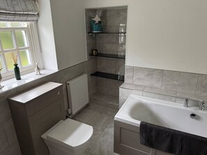 House, 2 Bedrooms, Smoking | Bathroom - Charming 2-bedroom House Rental in North Yorkshire Countryside (Tadcaster)