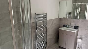 House, 2 Bedrooms, Smoking | Bathroom