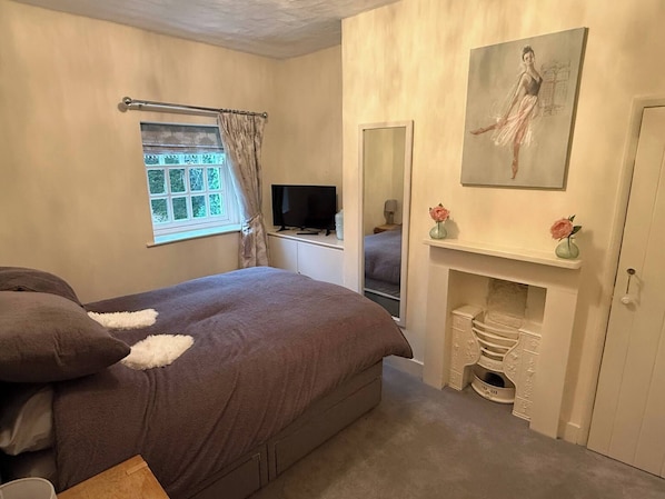 Room - Charming 2-bedroom House Rental in North Yorkshire Countryside (Tadcaster)