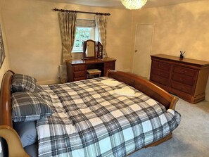 House, 2 Bedrooms, Smoking - Charming 2-bedroom House Rental in North Yorkshire Countryside (Tadcaster)