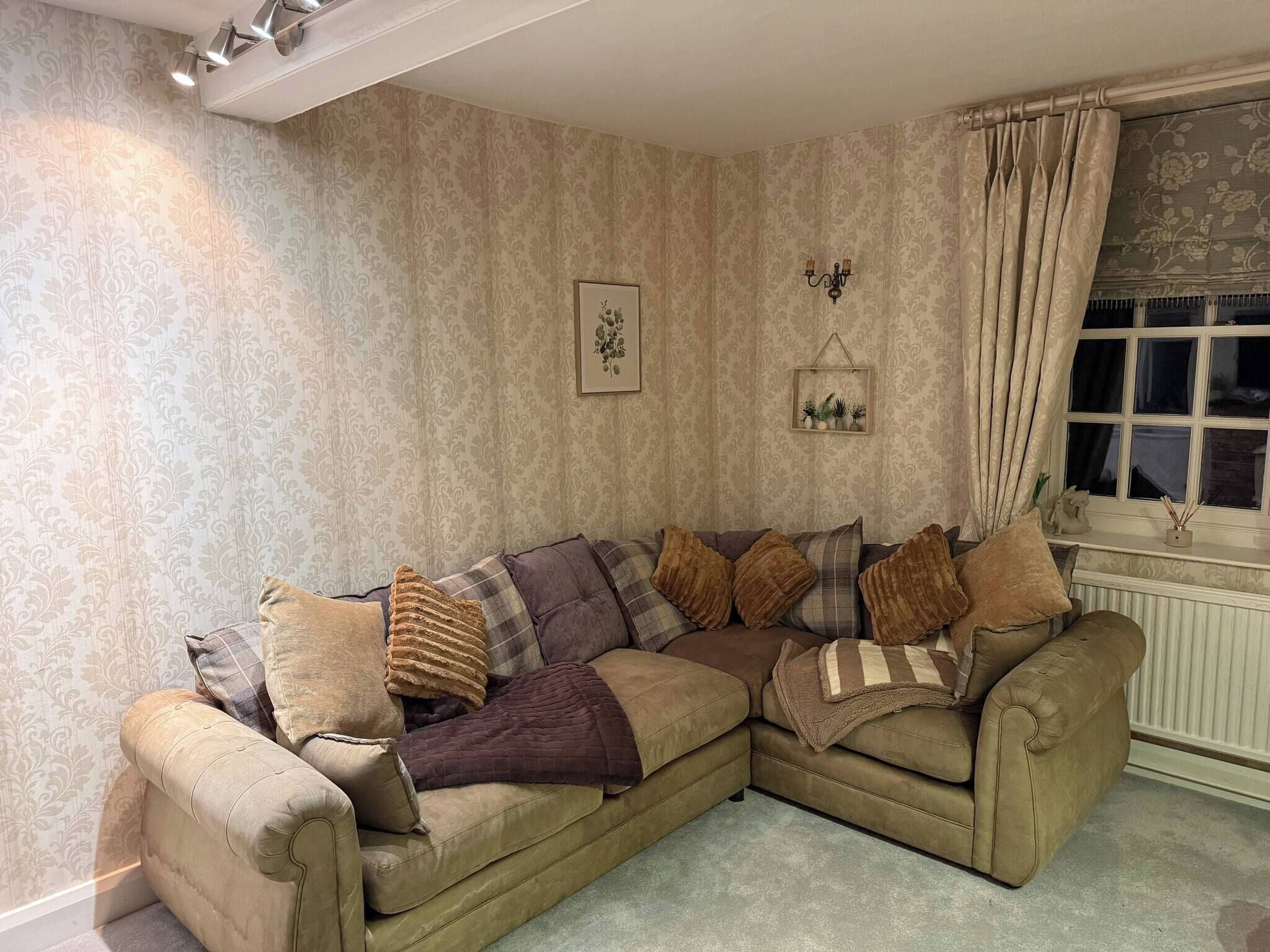 House, 2 Bedrooms, Smoking | Living room
