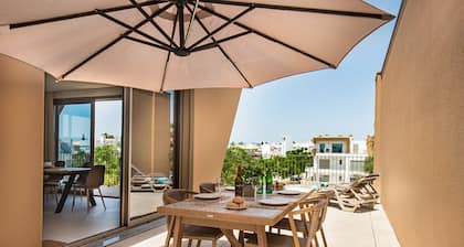 Modern Penthouse in Cabanas de Tavira with Large Terrace, Pool & Parking