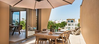 Modern Penthouse in Cabanas de Tavira with Large Terrace, Pool & Parking