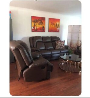 Living area - Room-premium Executive Room (Johannesburg)