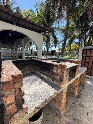 Terrace/patio - Beachfront beach house in Costa del Sol, El Salvador (La Paz)
