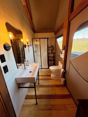 Towels, soap, toilet paper - Quiet Luxury for 2, Safari Tent Getaway- Lunaria at El Campo Glamping (High Rolls)
