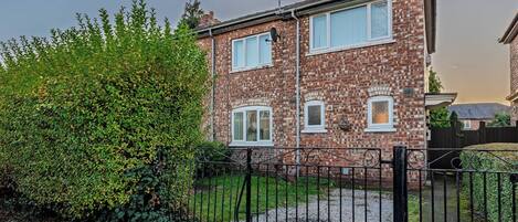 House, 3 Bedrooms | Exterior