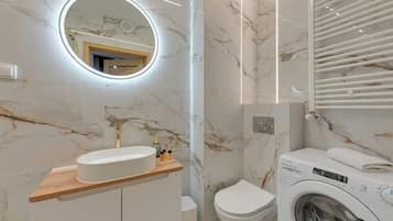 Comfort Studio | Bathroom