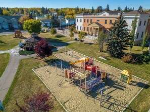 Children’s area - The Birch | 3 Bedrooms | Monthly Discounts | NEW (Sylvan Lake)