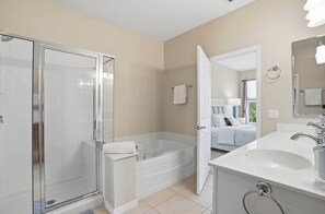 Shower - Luxury Palmer Ranch Home-Siesta Key, Pickleball & Pool (Sarasota)