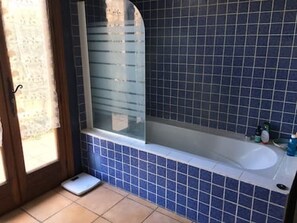 Bathroom - Vrbo Property (Le Bar-sur-Loup)